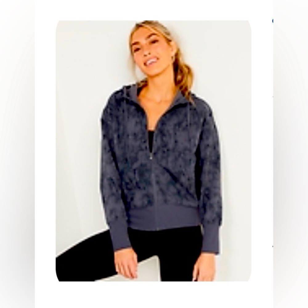 SET: Fleece Zip Hoodie & High-Waisted Fleece Jogger Sweatpant (105)